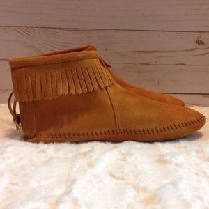 Minnetonka Brown Bootie Moccasins Fringe SIZE 8